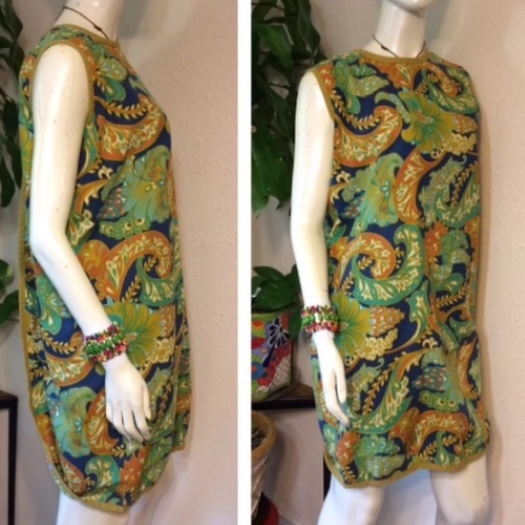 Vintage Dresses & Skirts - Twiggy's Mom's Mod Paisley 60's 70's Wrap Robe Vintage Dresses & Skirts - Twiggy's Mom's Mod Paisley 60's 70's Wrap Robe